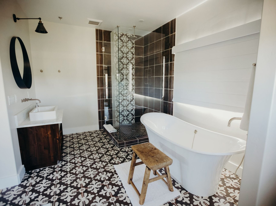 Rava Wines-帕索罗布尔斯必去景点