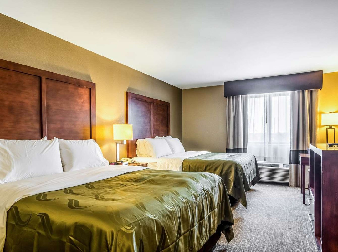 Quality Inn & Suites Salem Near I-57主图