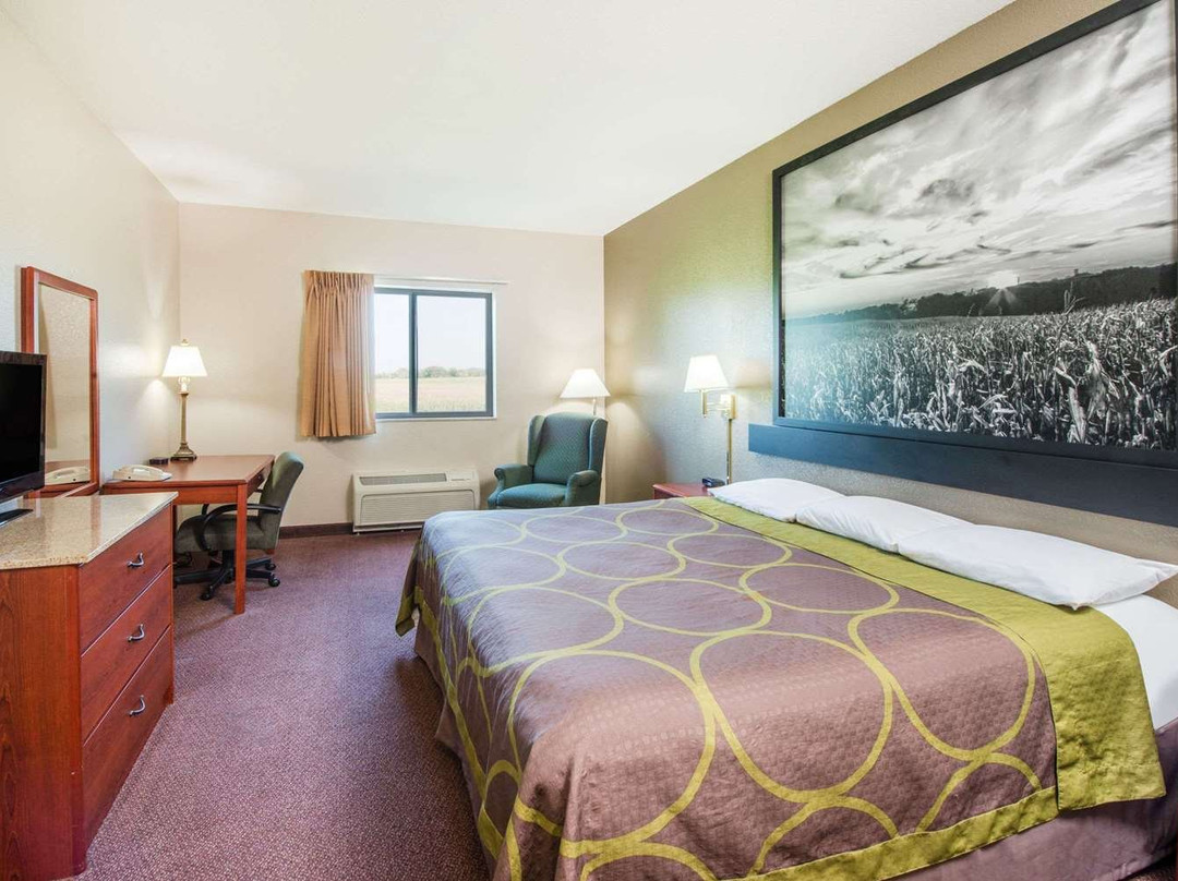 Super 8 by Wyndham Iola KS主图