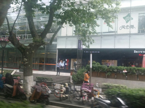 绿地中心紫峰购物广场-南京市必去景点