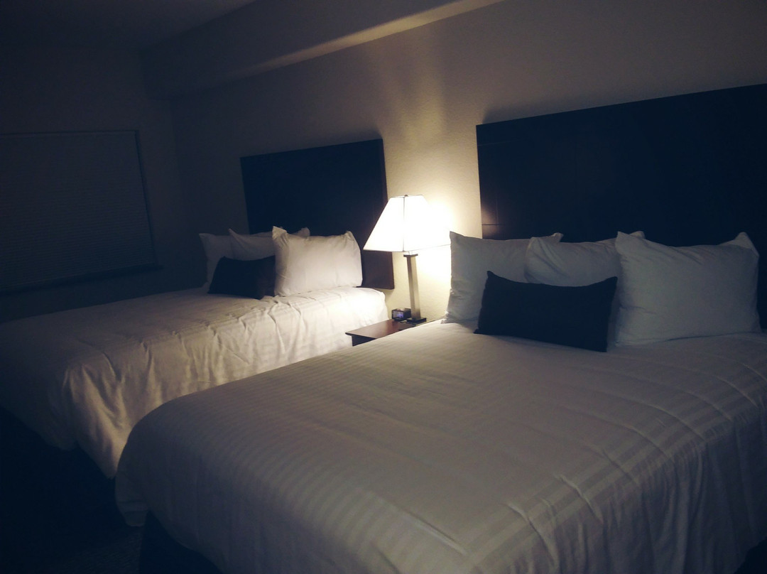 Cornerstone Inn & Suites主图