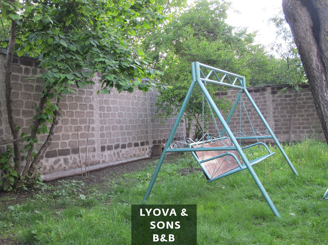 Lyova & Sons B&B主图