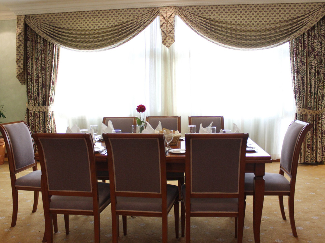 亚尔四季酒店主图