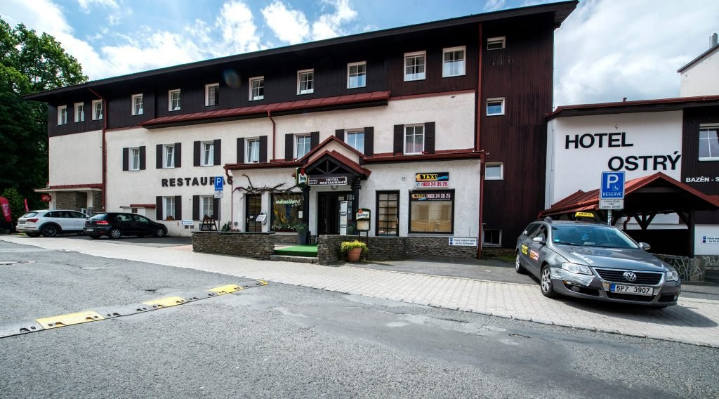 Hotel Ostry主图