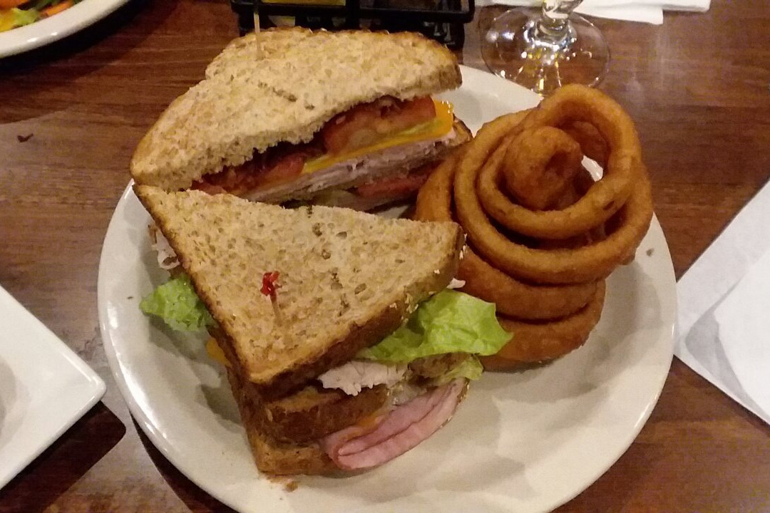 Walt's Pub and Grill