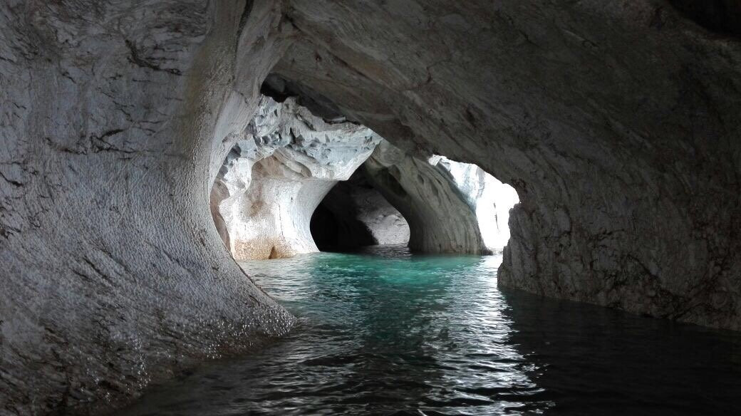 Puerto Rio Tranquilo旅游景点-Colores del Lago