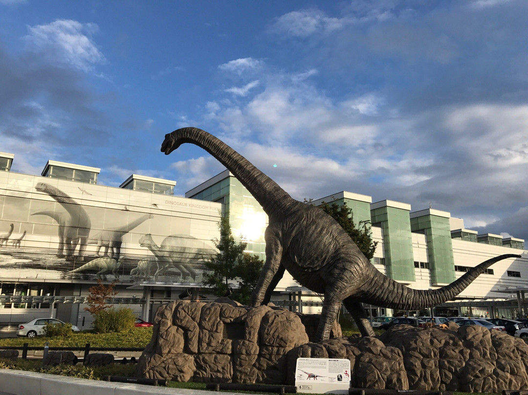 Dinosaur Station at Fukui Station景点图片