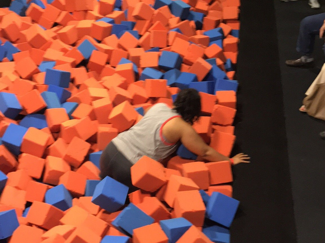 UpDown Trampoline Park景点图片
