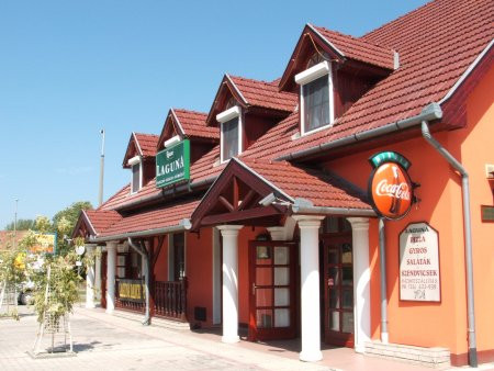 Kunszentmiklos酒店住宿-Laguna Panzio