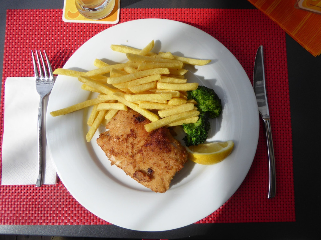 Seftigen餐馆和美食-Bahnhof Pintli Uttigen