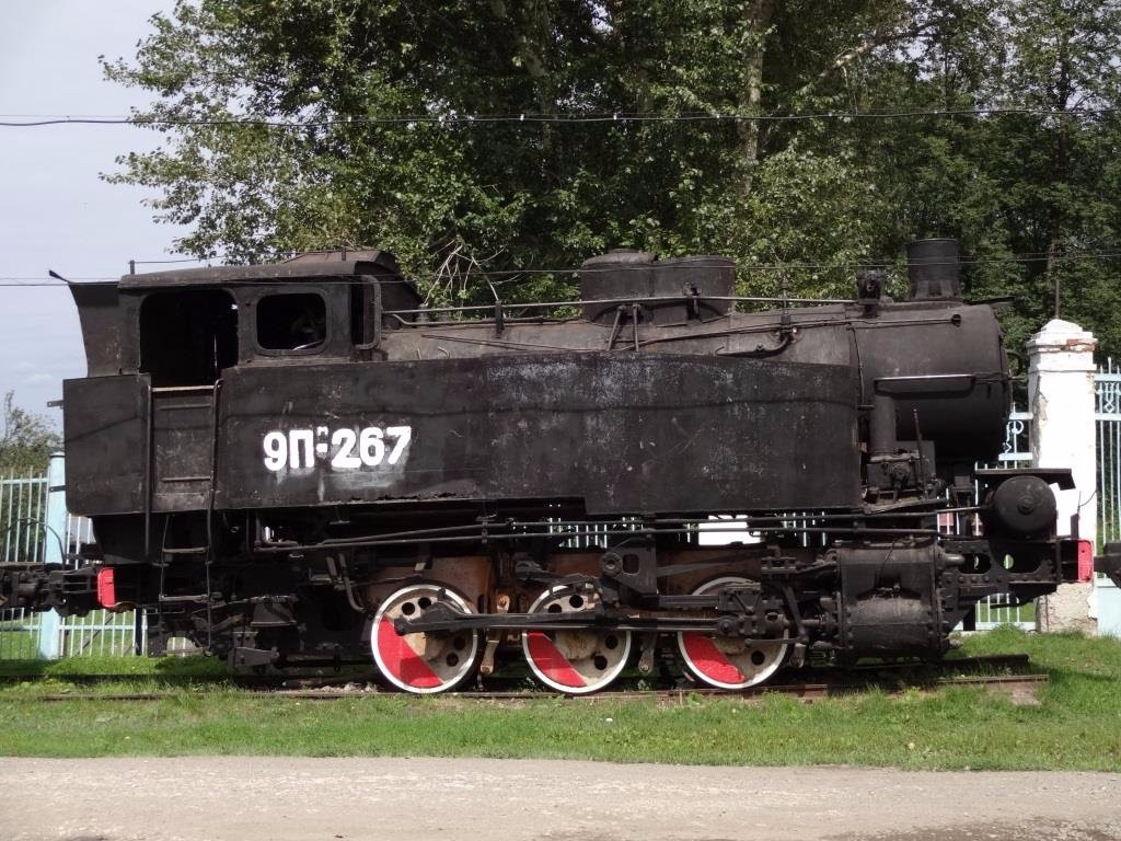 Monument to Locomotive 9P景点图片