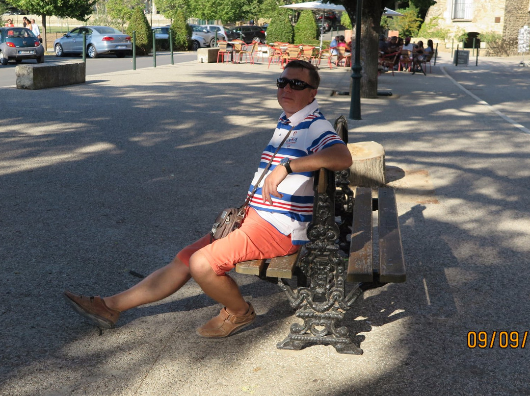 Fontaine aux Trois Masques-Lourmarin必去景点