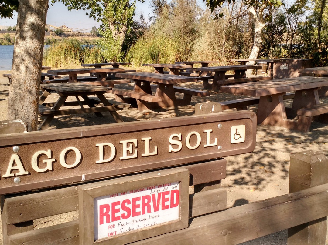 Shadow Cliffs Regional Recreation Area-普莱森顿必去景点