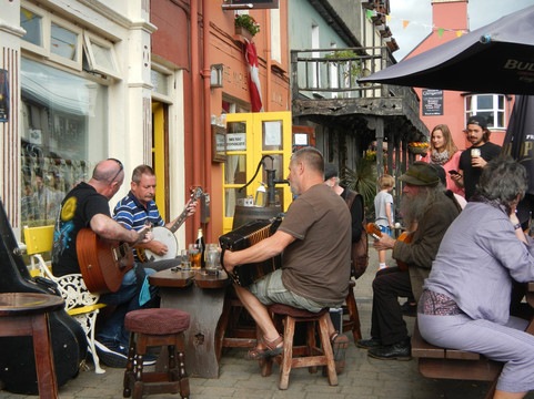Bernard Harrington's Bar-Glengarriff必去景点