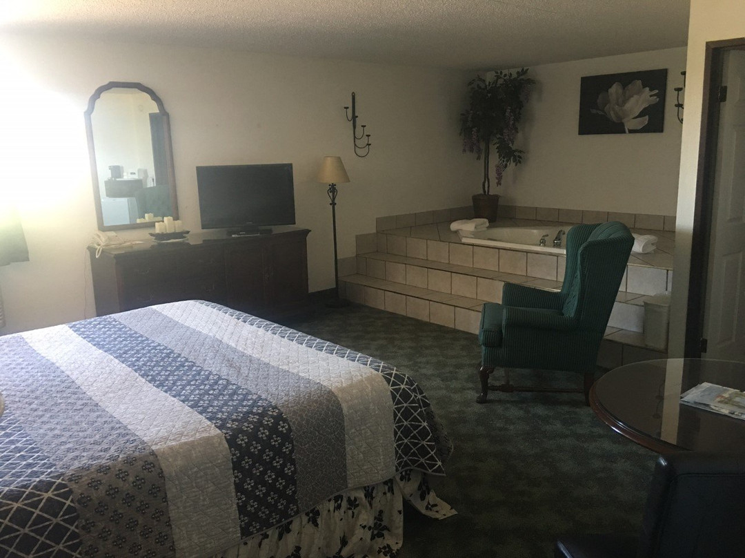 Howard Johnson by Wyndham Melville