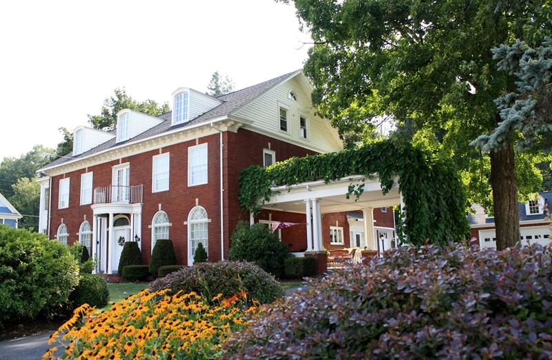 Mountain Laurel Bed & Breakfast-官方