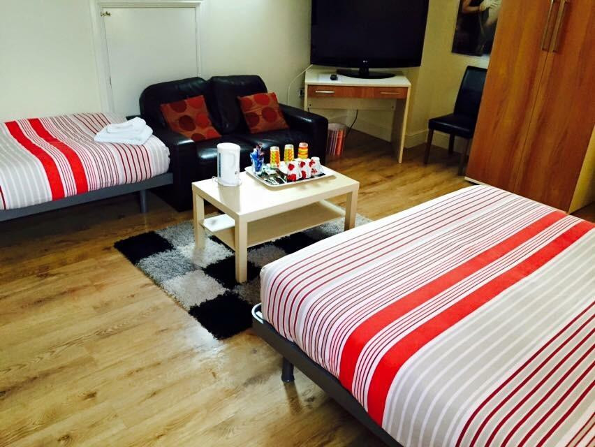 Inn On The Broadway主图