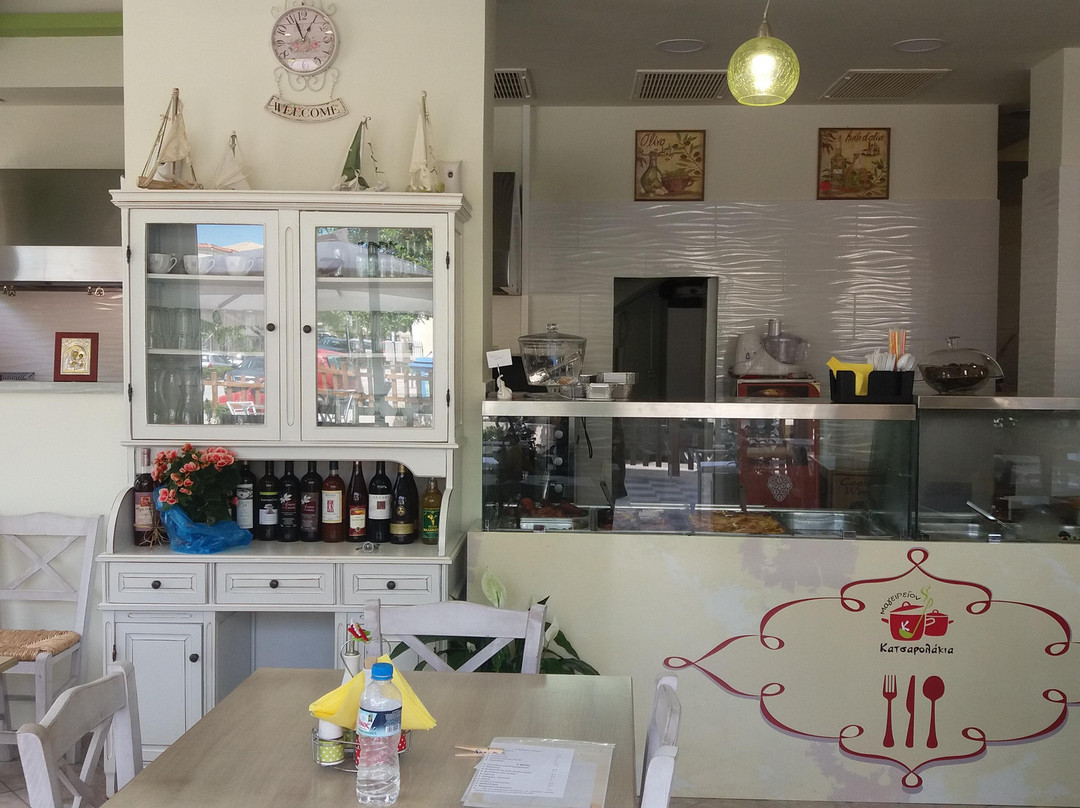 Agia Marina餐馆和美食-Katsarolakia