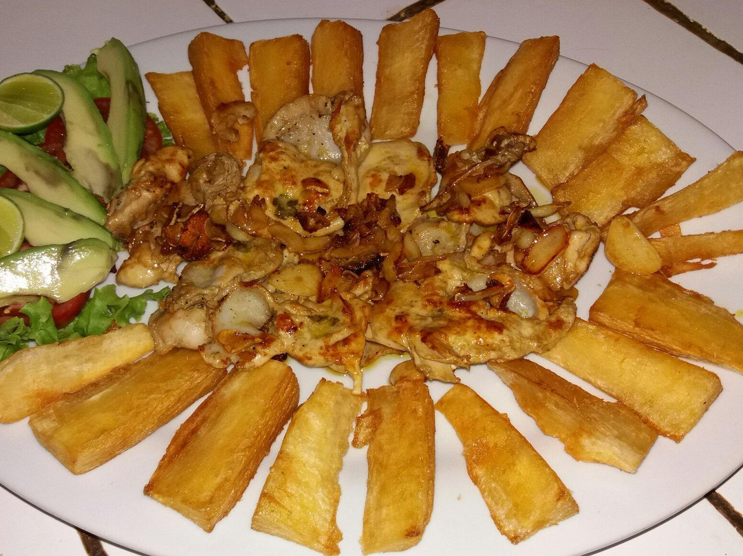 蓬塔萨尔餐馆和美食-Cevicheria Jasusi