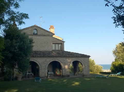 Civitanova Alta酒店住宿-La Casa tra gli Ulivi