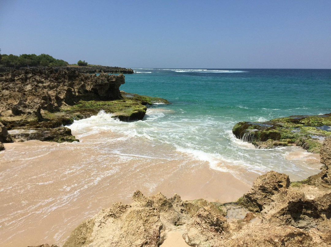Pero Beach景点图片