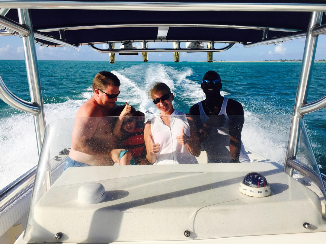 M & J's Charters-格雷斯湾必去景点