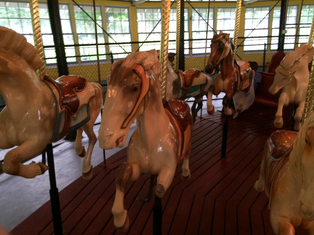 West Endicott Park Carousel-Endicott必去景点