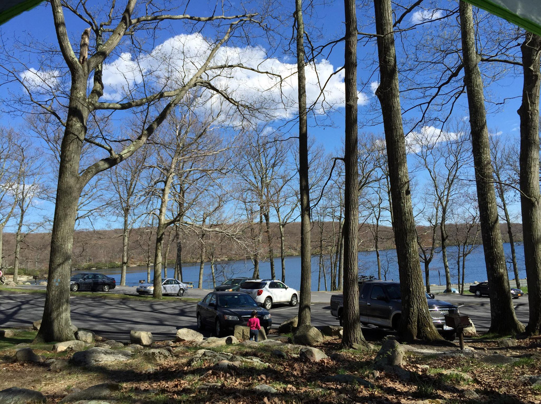 Lake Tiorati Beach - Harriman State Park景点图片