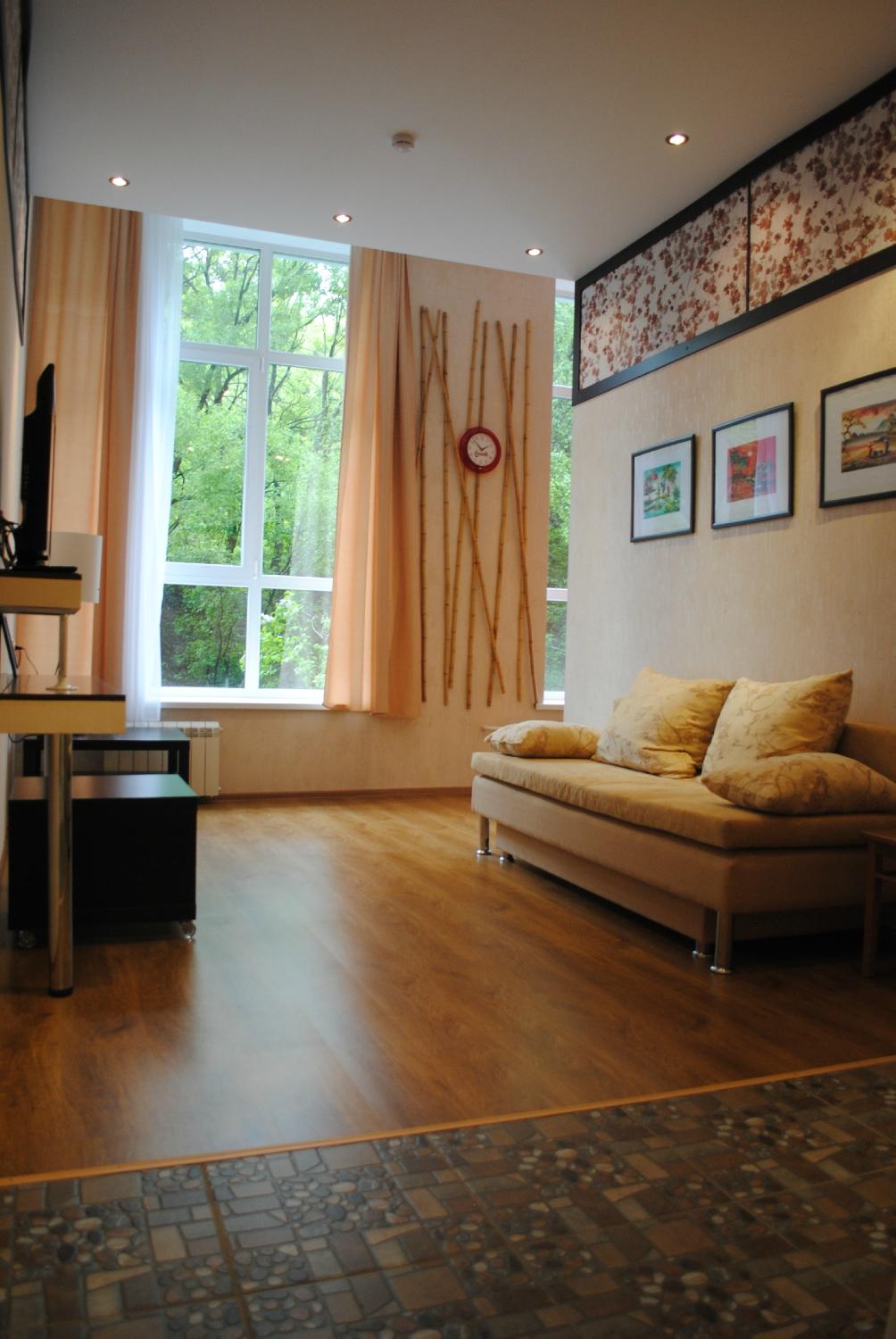 Hotel 12 Months-客卧