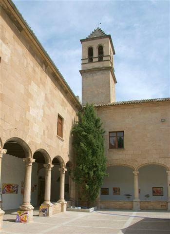 Claustro y convento de santo Domingo-Pollenca必去景点