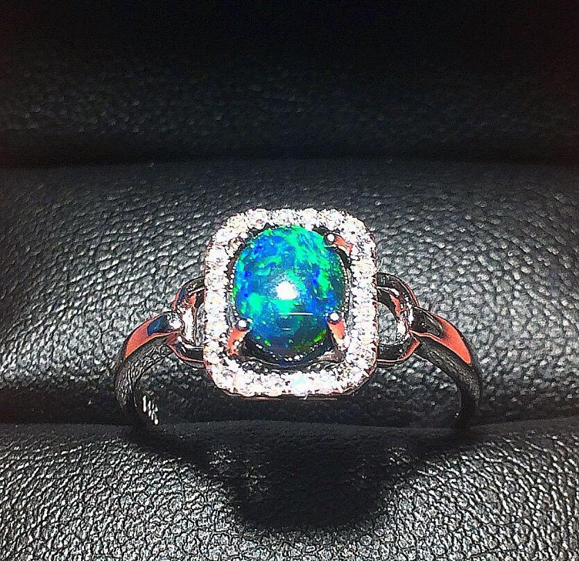 Opal Specialist Rockhounds-悉尼必去景点