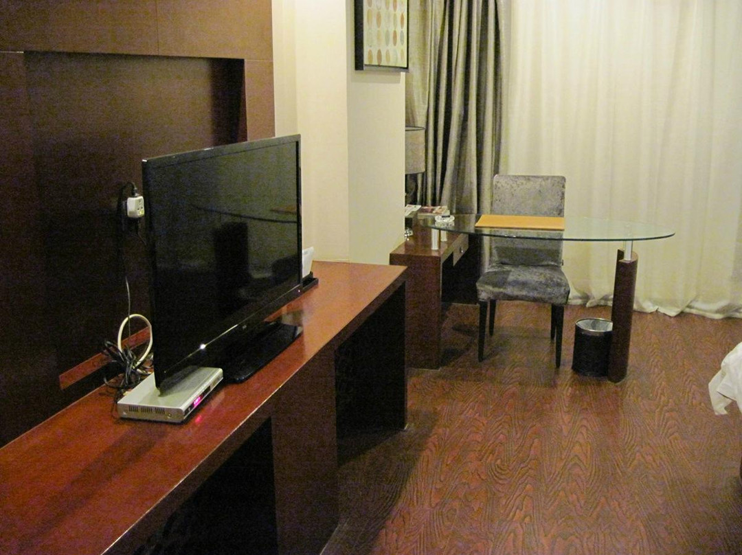 中悦水晶国际酒店主图