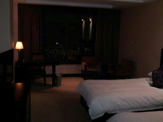 明招温泉大酒店主图