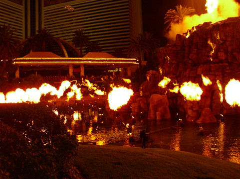 火山喷发秀-拉斯维加斯必去景点