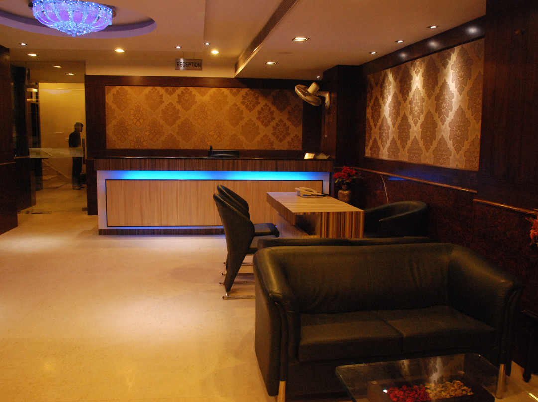 The Grand Hotel主图