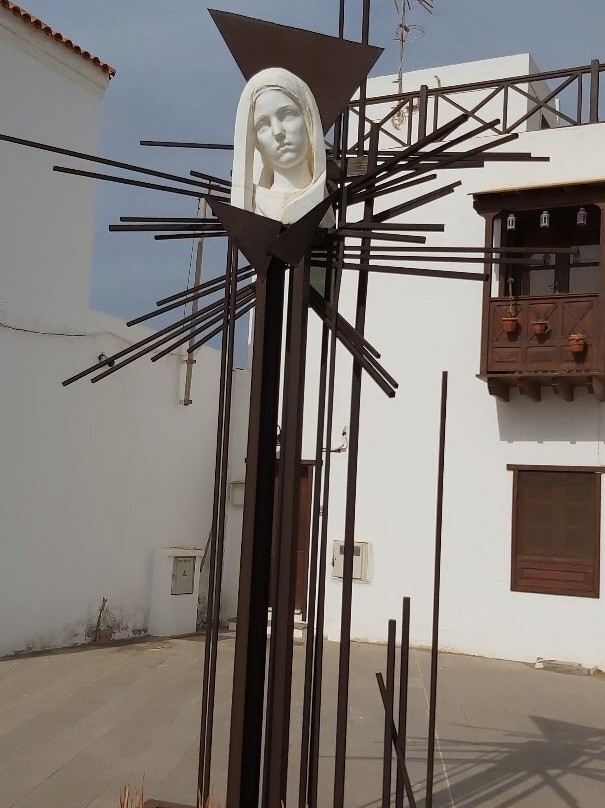 Sculpture Of Santa Ana景点图片