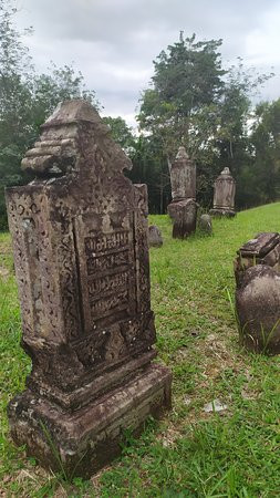 Mahligai Tomb Complex-Barus必去景点