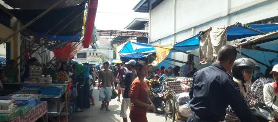 Kanoman Market-井里汶必去景点