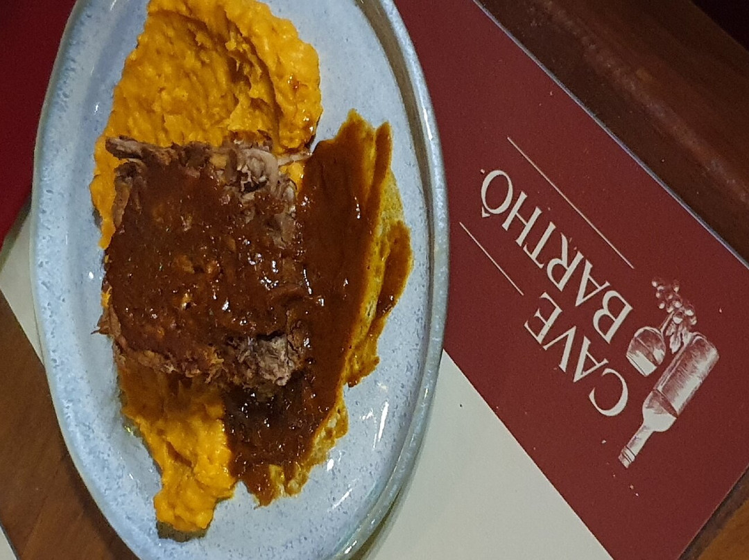 Espirito Santo Do Pinhal餐馆和美食-Cave Barthô