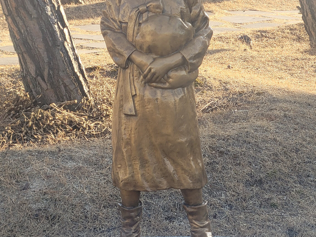 Monument of Peace-荣州市必去景点