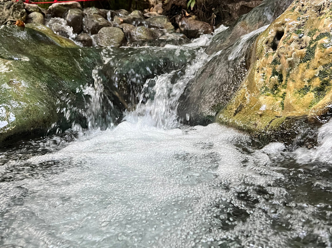 Namtok Ron (Hot Spring Waterfall ) - Khlong Thom景点图片