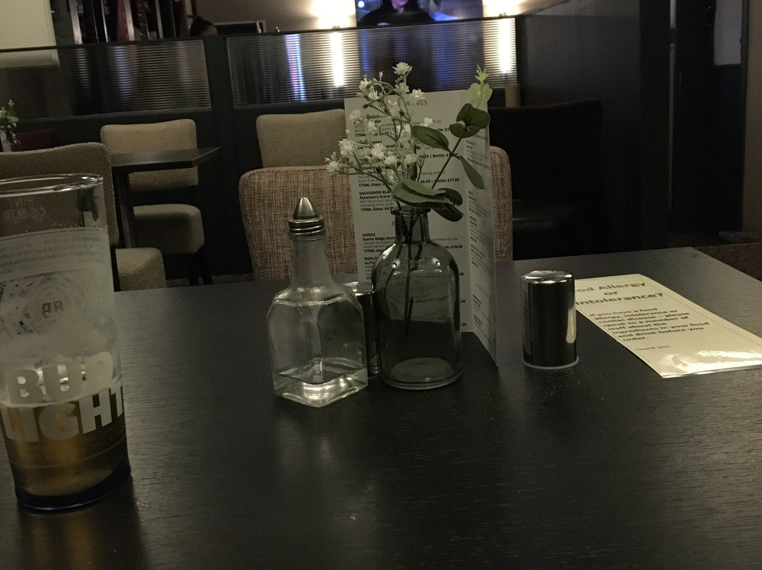 Station Hotel Shotts主图