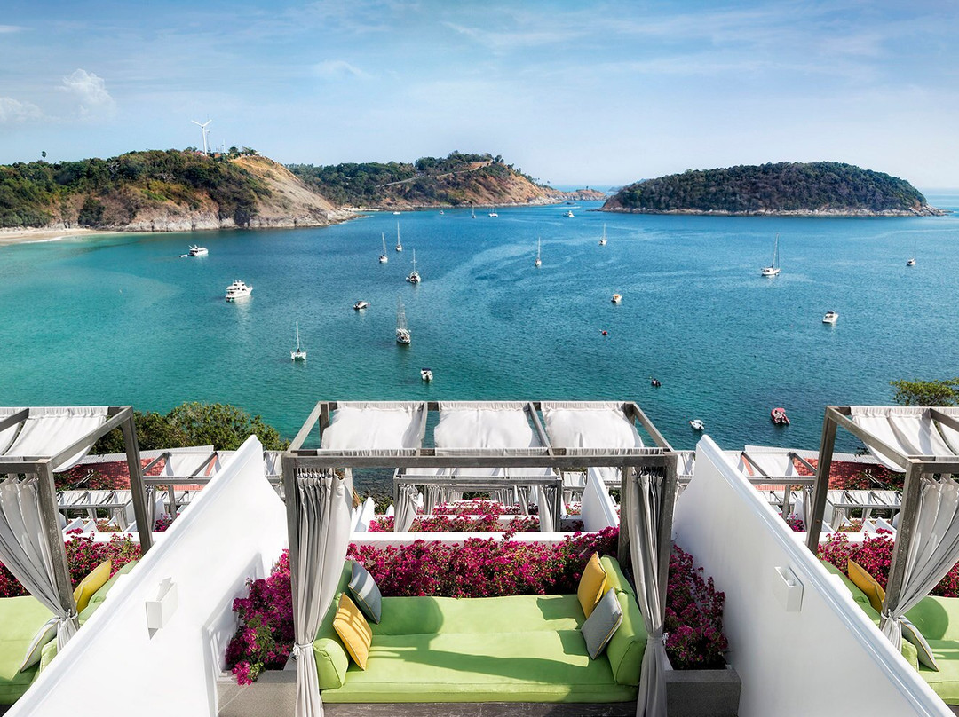 普吉皇家游艇酒店主图