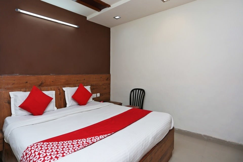 OYO Hotel Paras主图