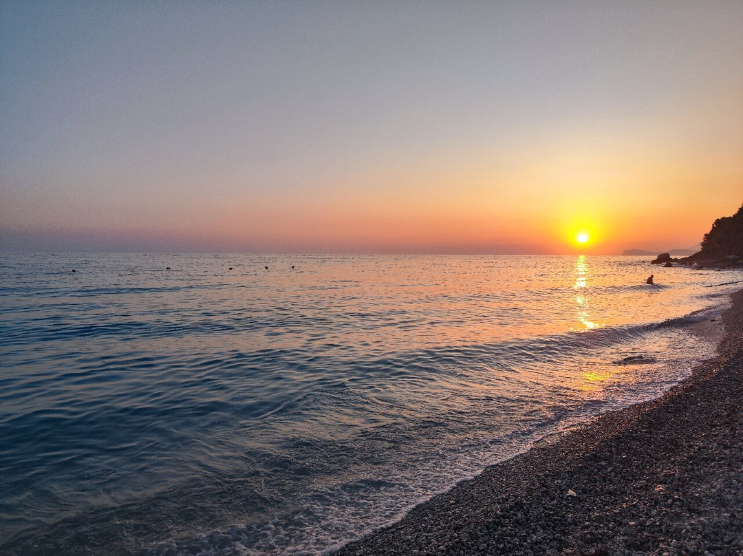 Buneci Beach-Piqeras必去景点