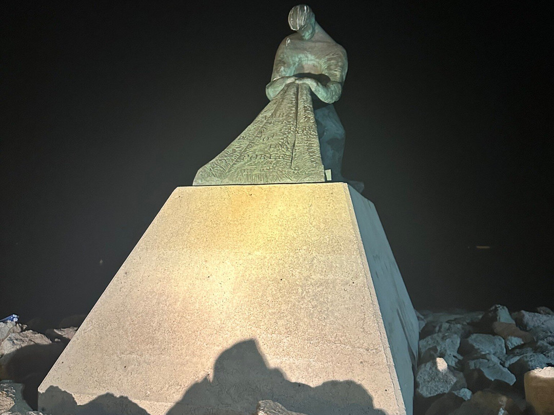 Monument Al Pescador景点图片