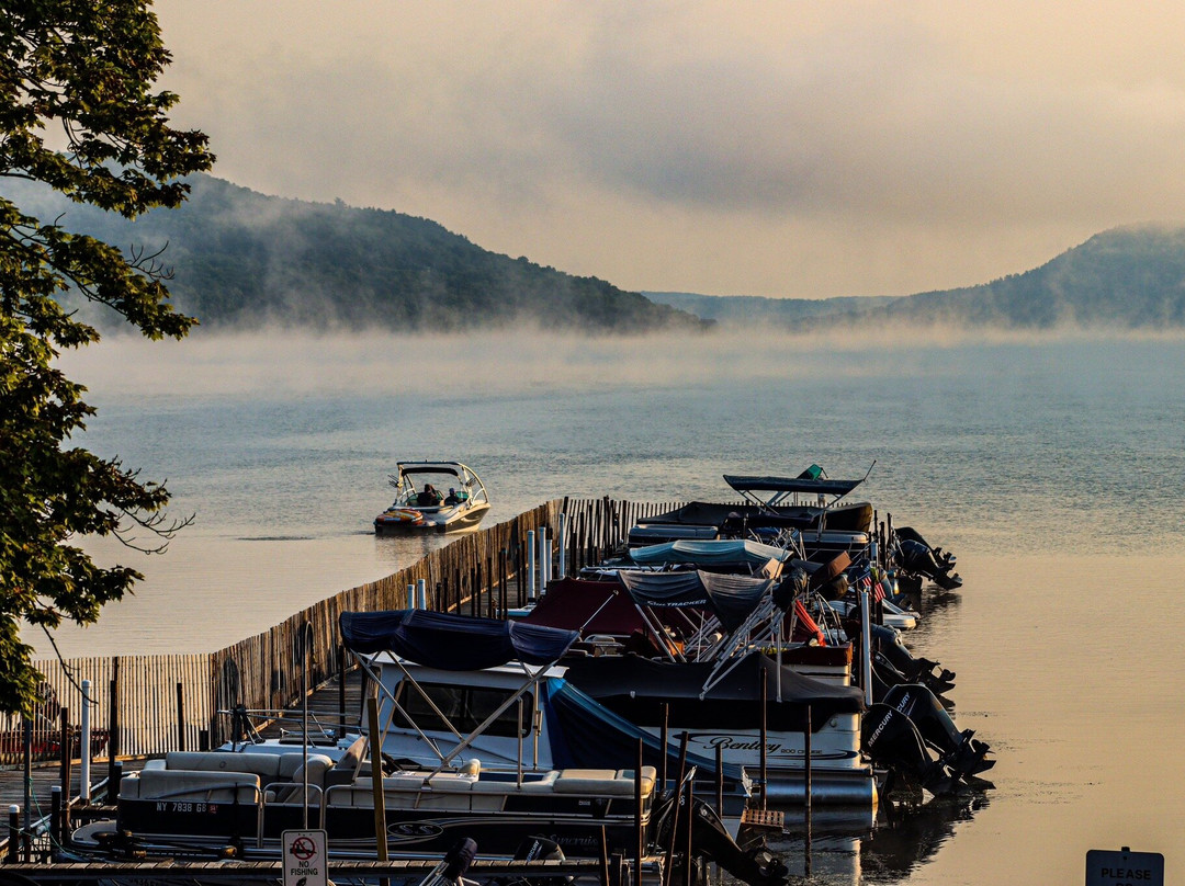 Lake Front Hotel主图