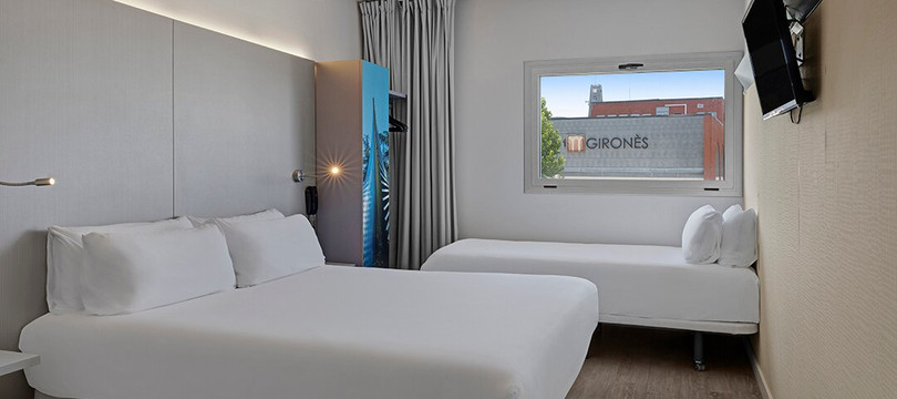 斯多瑞梅赫罗纳酒店主图