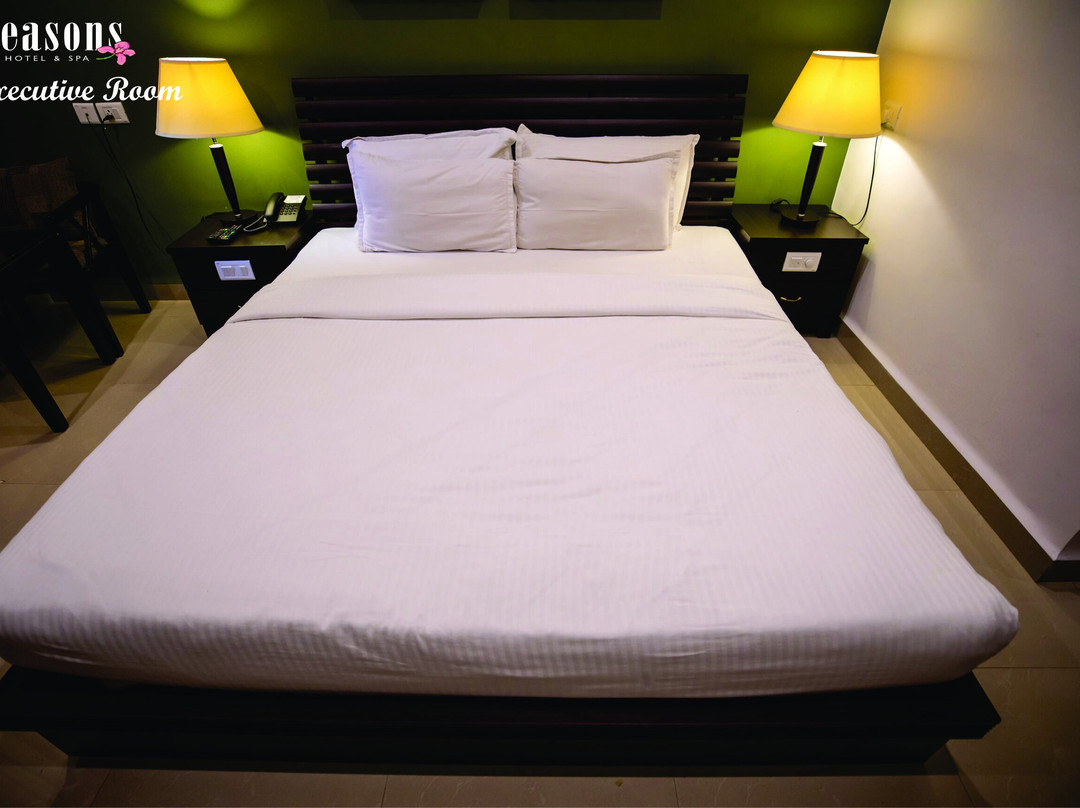 Seasons Hotel & Spa主图