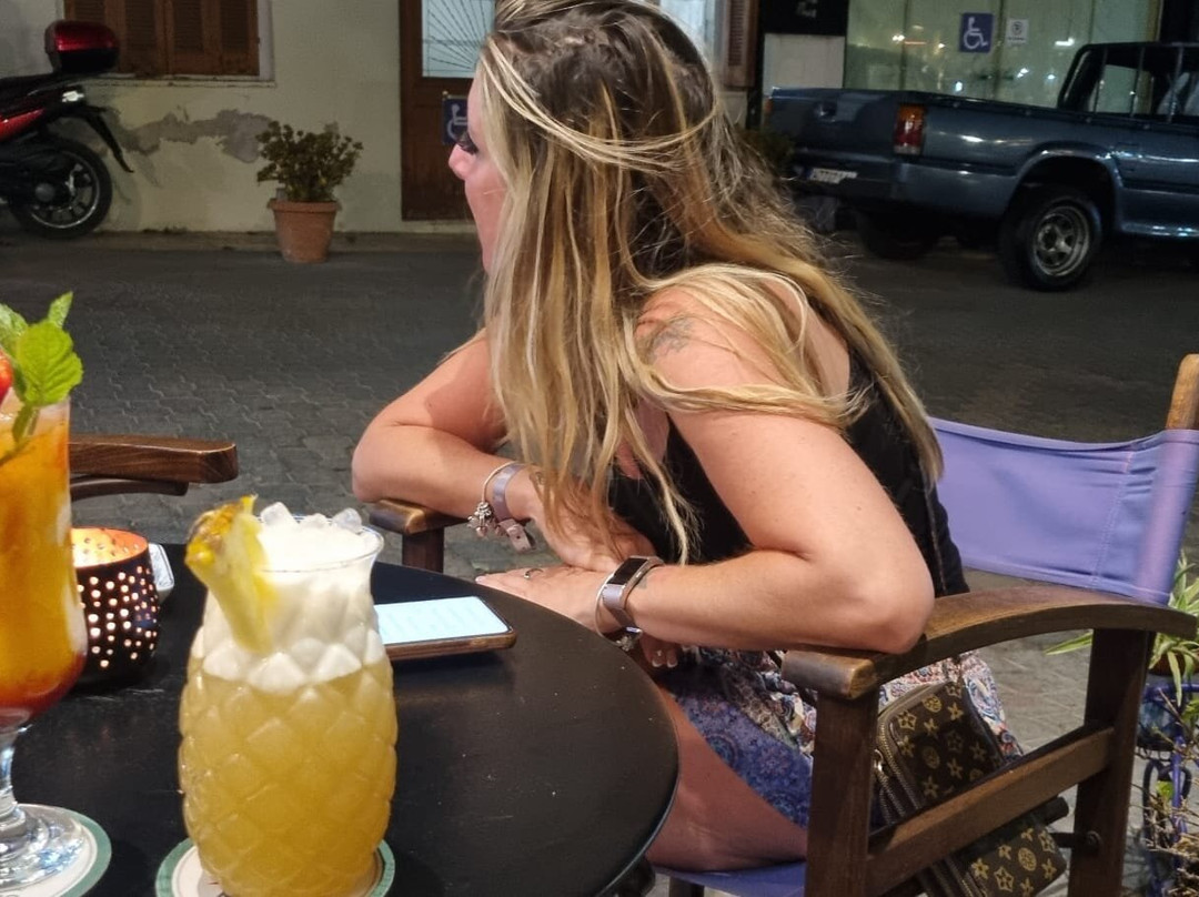 The Village Inn Cafe & Pub-赫索尼索斯必去景点